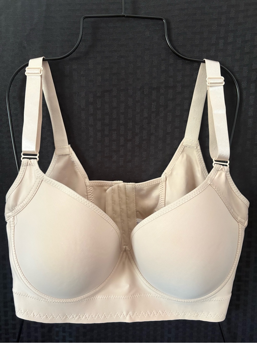 Everyday Smooth Full-Coverage Bra in Nude/Beige